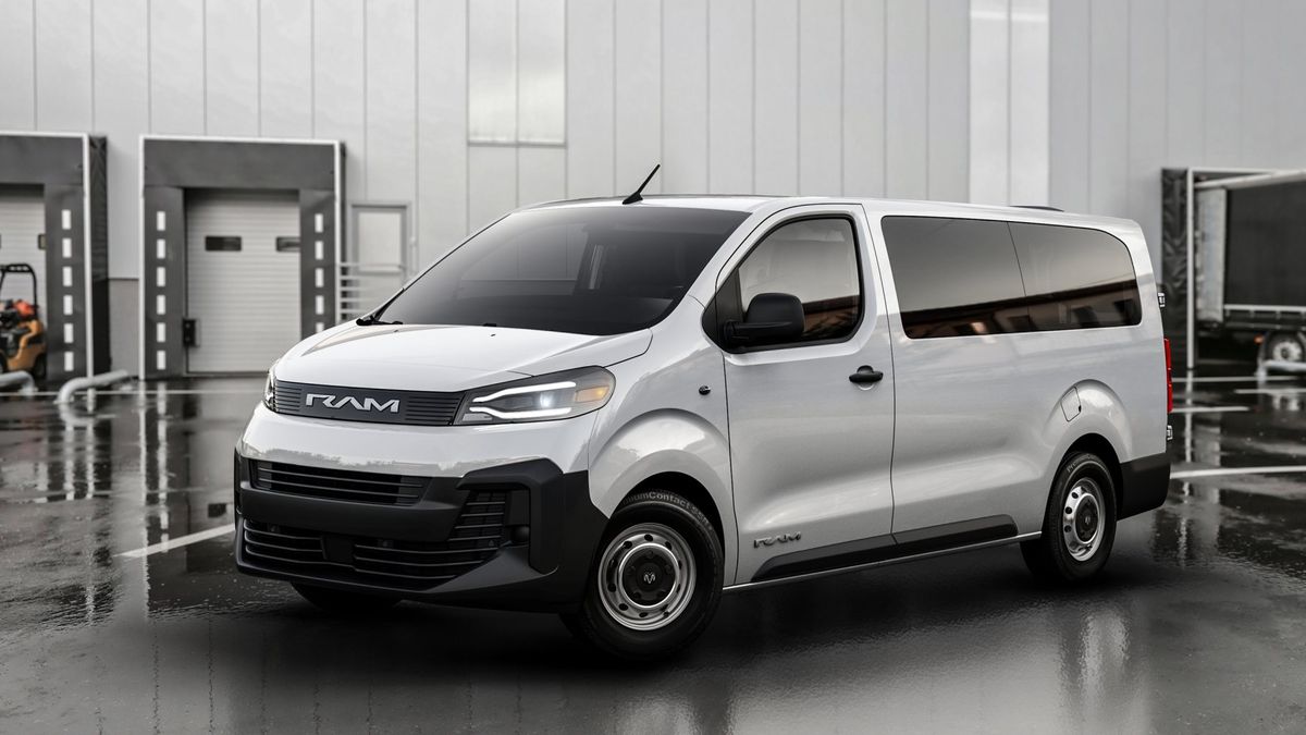 Tuhle evropskou dodávku známe už pod šesti značkami, nyní přijíždí jako americký RAM